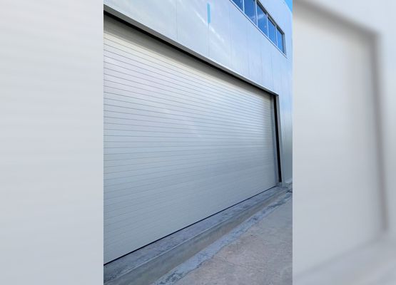 Sisweld puerta con sistema de enrollable